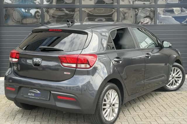 Kia Rio (2020) thumbnail 4