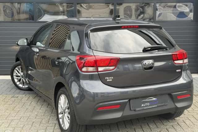 Kia Rio (2020) thumbnail 5