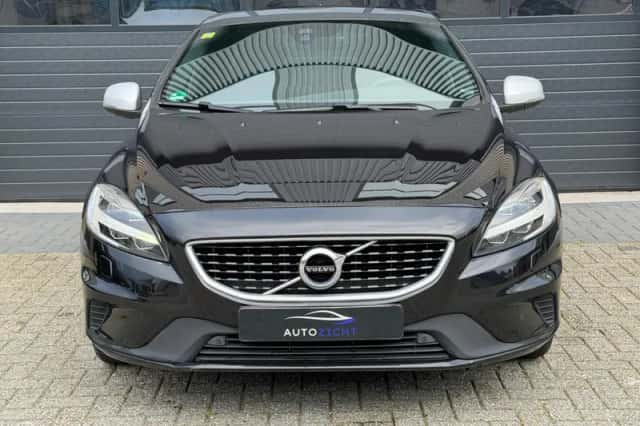 Volvo V40 (2018) thumbnail 2
