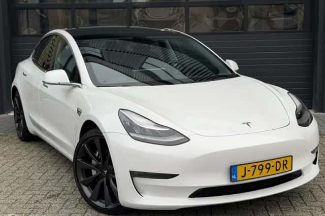 Tesla Model 3 (2020) thumbnail 4