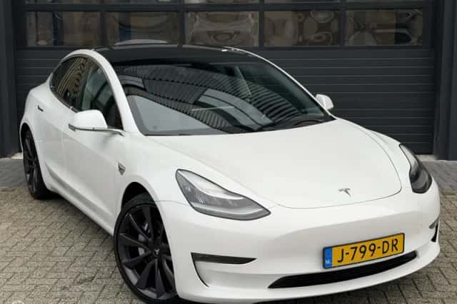 Tesla Model 3 (2020) thumbnail 5