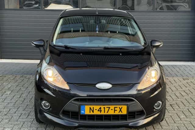 Ford Fiesta (2009) thumbnail 2