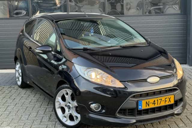 Ford Fiesta (2009) thumbnail 3