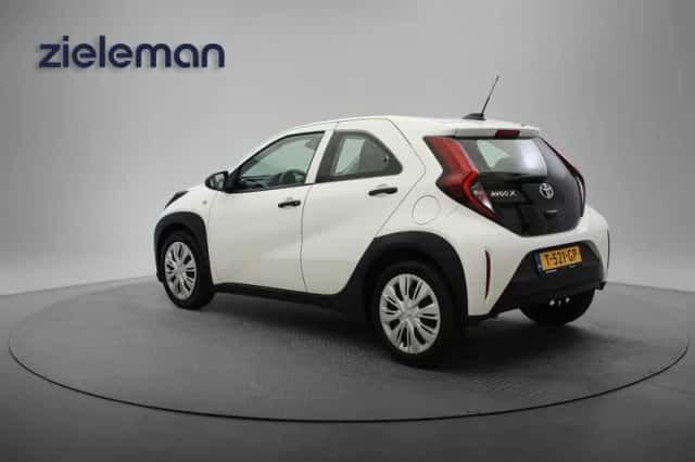 Toyota Aygo X (2023) thumbnail 2