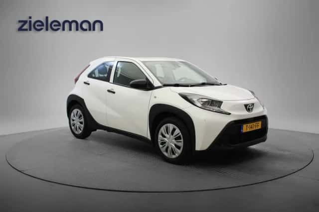 Toyota Aygo X (2023) thumbnail 1
