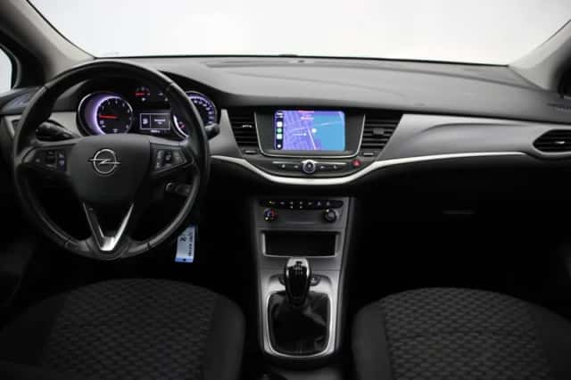 Opel Astra (2021) thumbnail 2