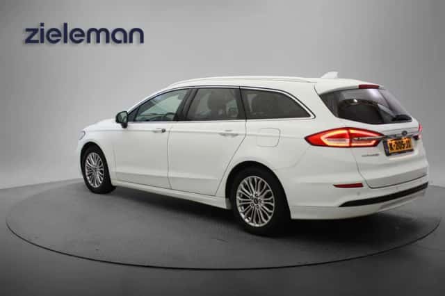 Ford Mondeo (2021) thumbnail 3