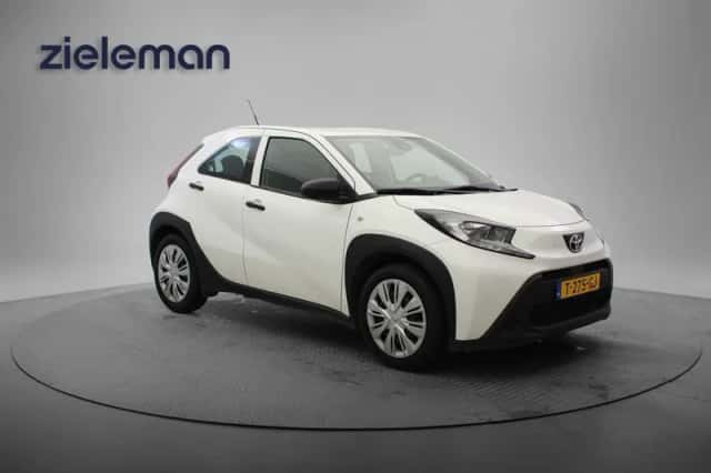 Toyota Aygo X (2023) thumbnail 1