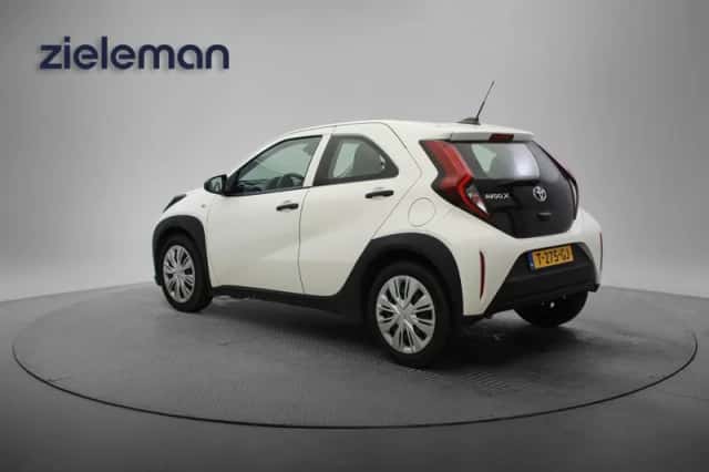Toyota Aygo X (2023) thumbnail 3
