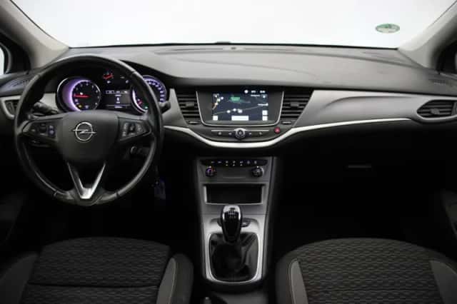 Opel Astra (2021) thumbnail 2