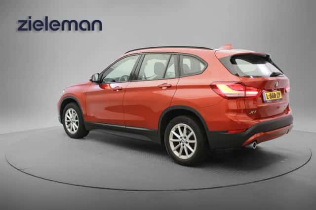 BMW X1 (2021) thumbnail 3