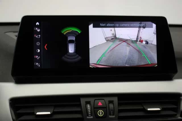 BMW X1 (2021) thumbnail 6