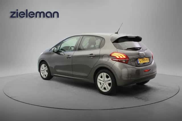 Peugeot 208 (2019) thumbnail 3