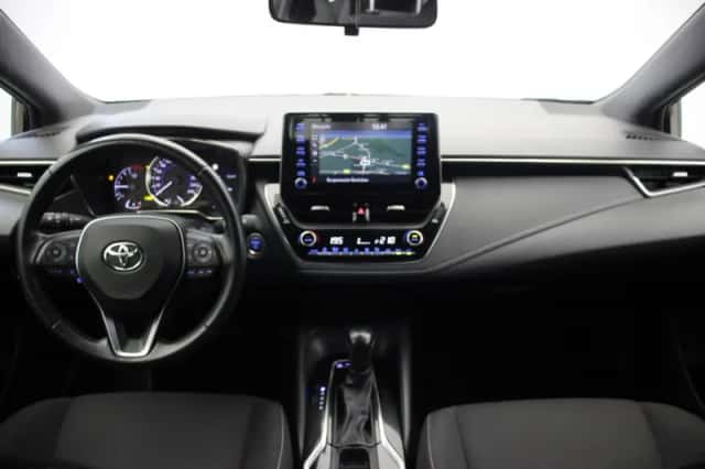 Toyota Corolla (2023) thumbnail 2