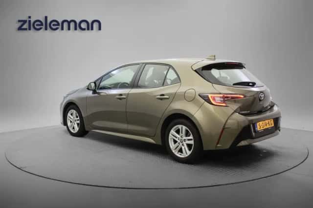 Toyota Corolla (2023) thumbnail 3