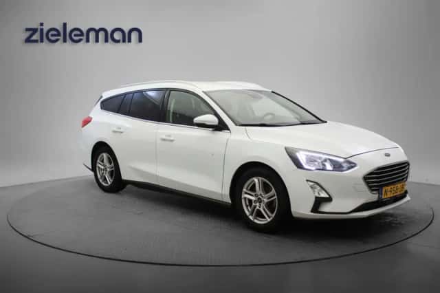Ford Focus (2021) thumbnail 1