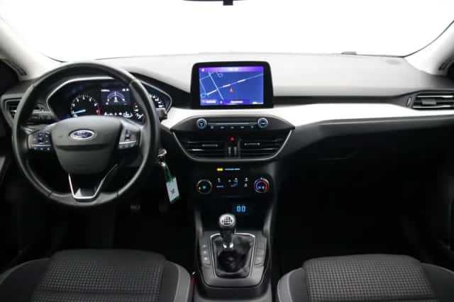 Ford Focus (2021) thumbnail 2