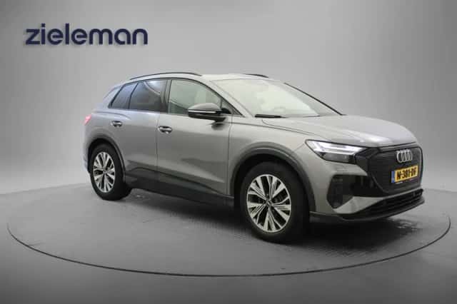 Audi Q4 e-tron (2021) thumbnail 1