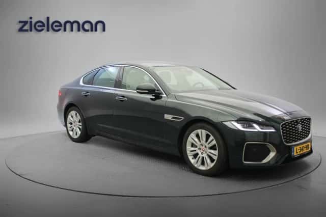 Jaguar XF (2021) thumbnail 1