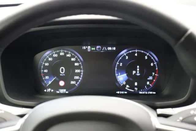 Volvo V60 (2021) thumbnail 5