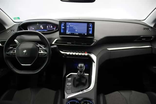 Peugeot 3008 (2021) thumbnail 2