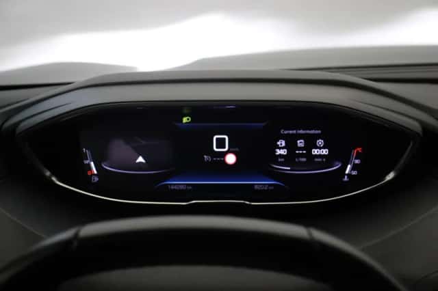 Peugeot 3008 (2021) thumbnail 5