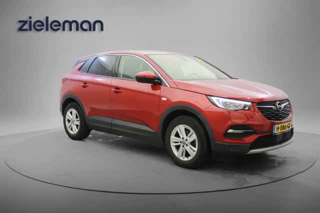 Opel Grandland (2020) thumbnail 1