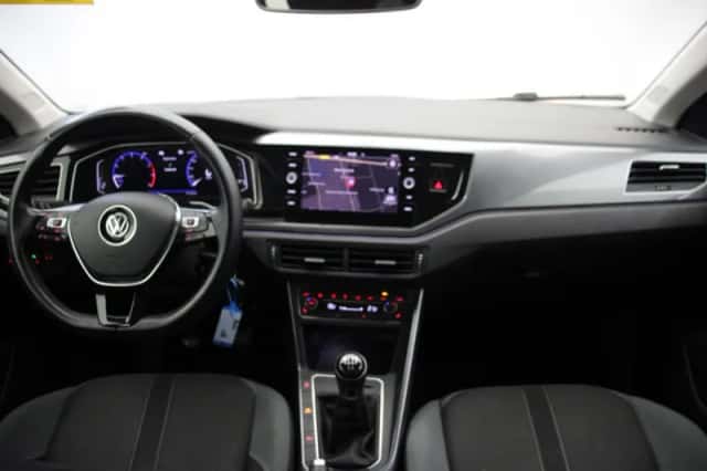 Volkswagen Polo (2021) thumbnail 2