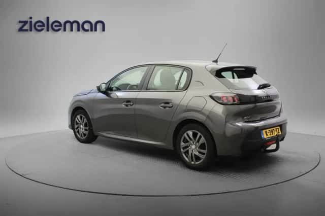 Peugeot 208 (2021) thumbnail 3