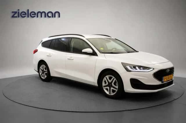Ford Focus (2022) thumbnail 1