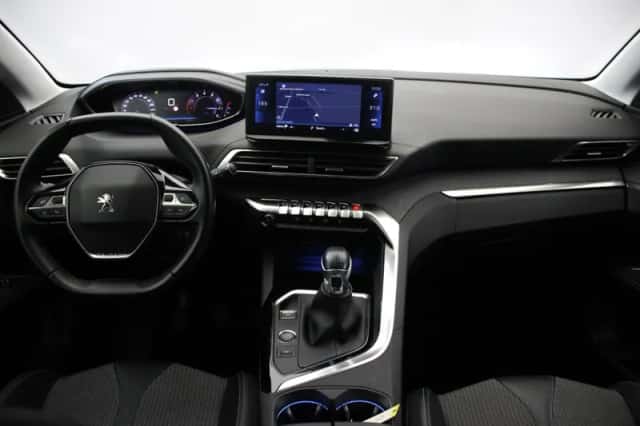 Peugeot 5008 (2021) thumbnail 2