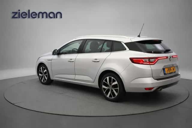 Renault Mégane (2020) thumbnail 3