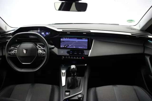 Peugeot 308 (2022) thumbnail 2