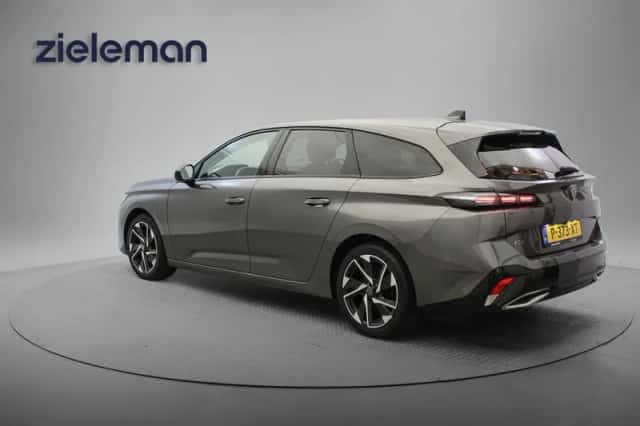Peugeot 308 (2022) thumbnail 3