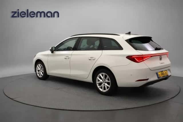SEAT Leon Sportstourer (2021) thumbnail 3
