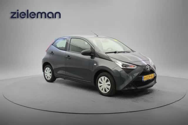Toyota Aygo (2020) thumbnail 1