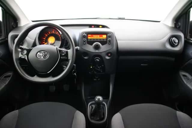Toyota Aygo (2020) thumbnail 2