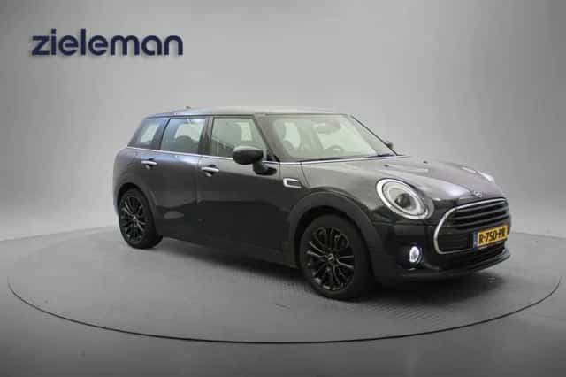 MINI Clubman (2023) thumbnail 1
