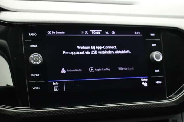 Volkswagen T-Cross (2021) thumbnail 6