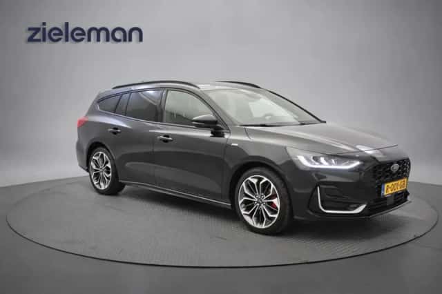 Ford Focus (2022) thumbnail 1