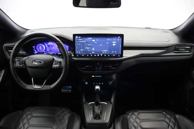 Ford Focus (2022) thumbnail 2