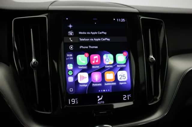 Volvo XC60 (2021) thumbnail 5