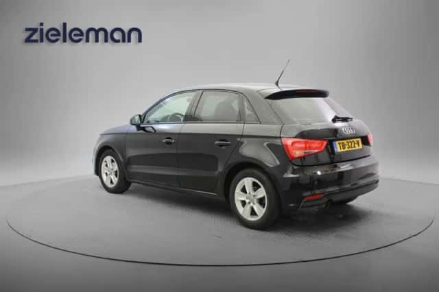 Audi A1 (2018) thumbnail 3