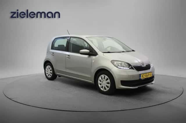 Volkswagen Up (2018) thumbnail 1