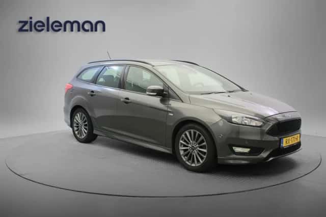 Ford Focus (2018) thumbnail 1