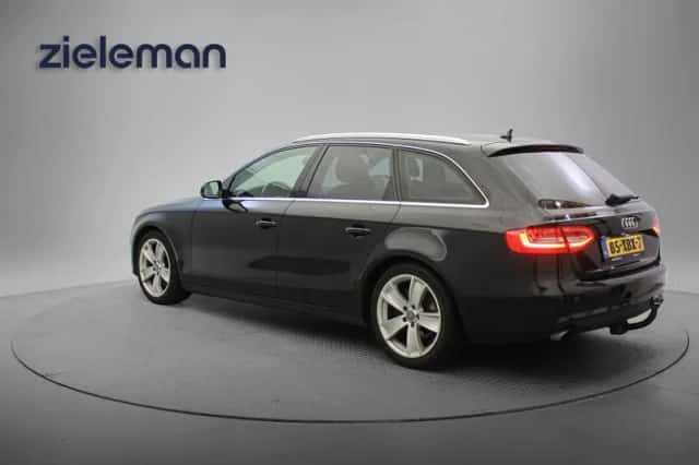 Audi A4 (2012) thumbnail 3