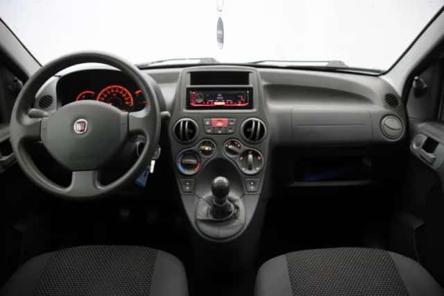 Fiat Panda (2010) thumbnail 2