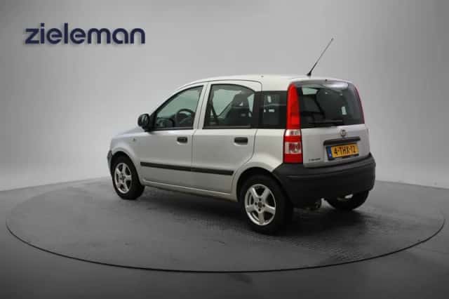 Fiat Panda (2010) thumbnail 3