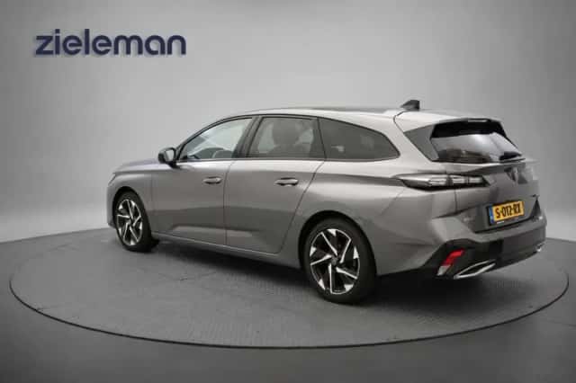 Peugeot 308 (2023) thumbnail 3