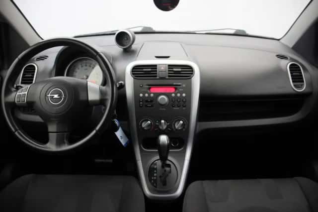 Opel Agila (2008) thumbnail 2